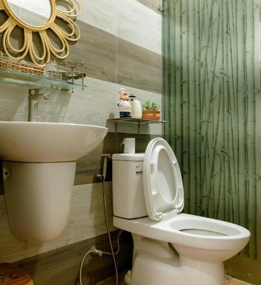 اتاق استاندارد چهار تخته, Thành Tính Hotel   Khách Sạn Phú Yên