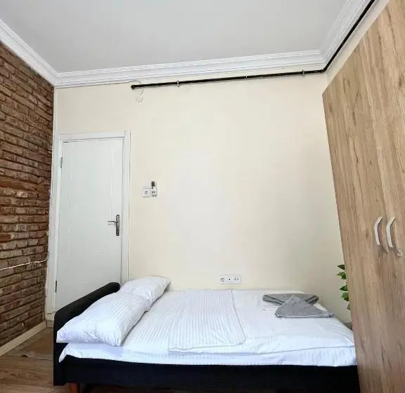 اتاق استاندارد چهار تخته, Taksim Nikea Suites 80