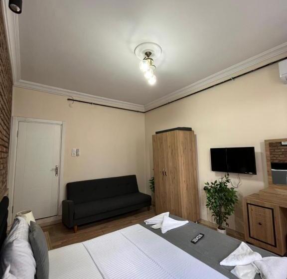 スタンダード４人部屋, Taksim Nikea Suites 80