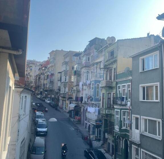 スタンダード４人部屋, Taksim Nikea Suites 80