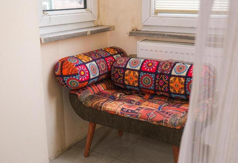 スタンダード４人部屋, Taksim Nikea Suites 80