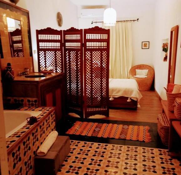 Camera Quadrupla Standard, Dar Sbaa