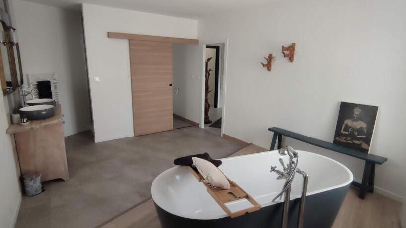 جناح مطلّ علي الحديقة, Domaine De La Violette