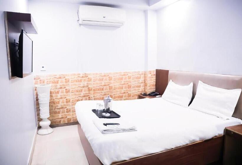デラックスルーム, Roomshala 127 Mannat Stay