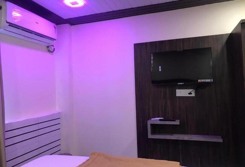 غرفة ديلوكس, Navnath Inn   Taloja Midc