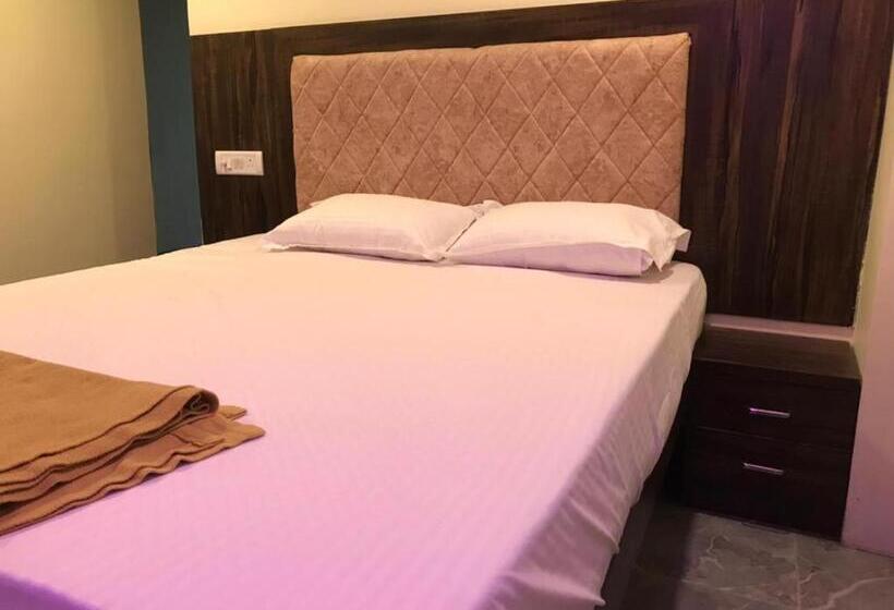 Номер Deluxe, Navnath Inn   Taloja Midc