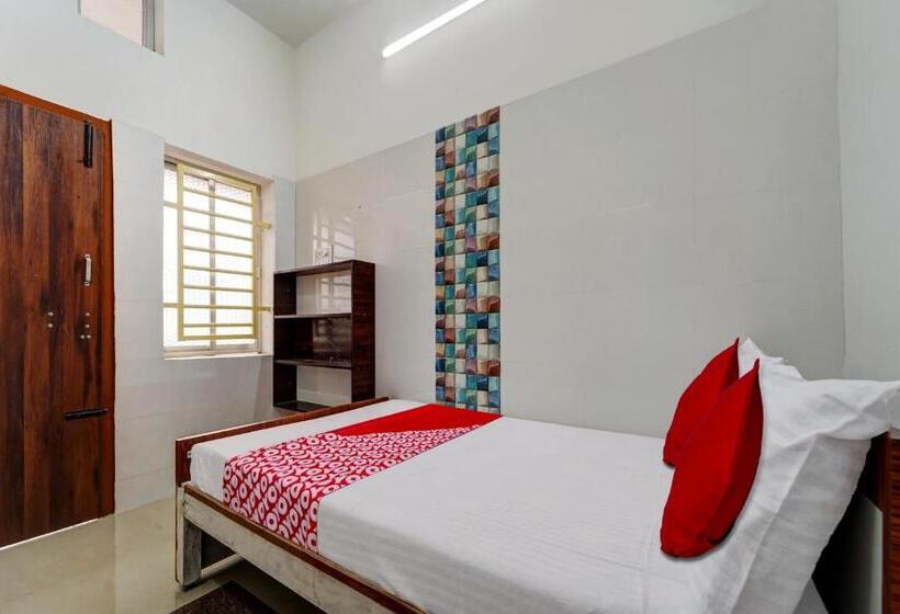 スタンダードルーム, Oyo Pothini Palace