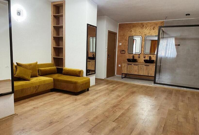 سوییت, Restaurant Domestika