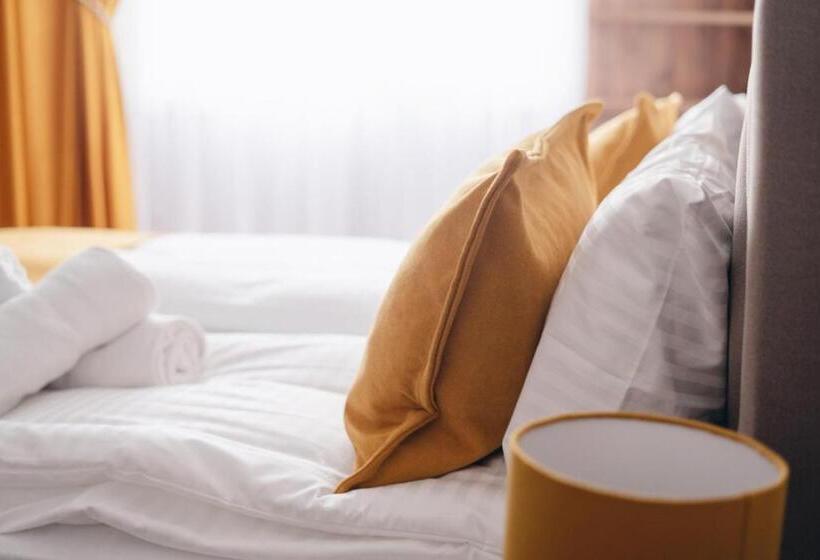 اتاق لوکس, Restaurant Domestika