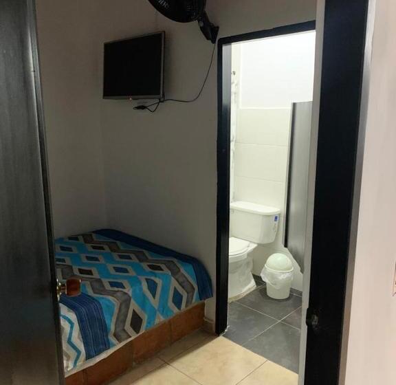 Номер Стандарт, Hostal Monarca