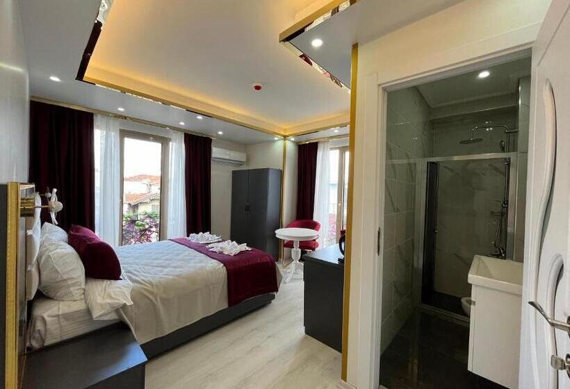 חדר דלוקס, Lale Sultan