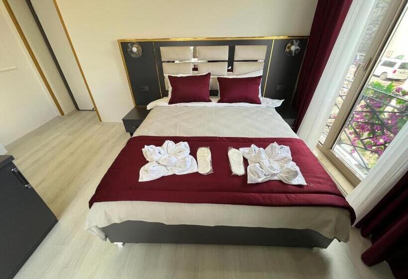 חדר דלוקס, Lale Sultan