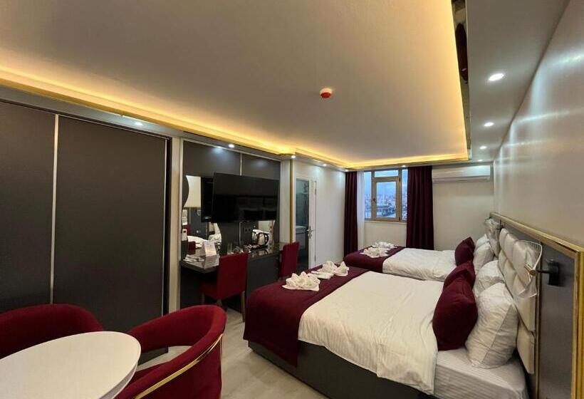 חדר סטנדרט לארבעה נוף לים, Lale Sultan