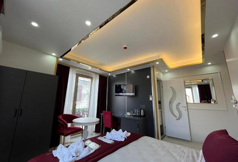 חדר דלוקס, Lale Sultan