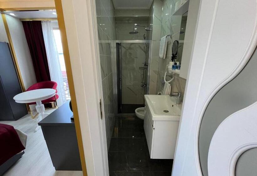 חדר דלוקס, Lale Sultan