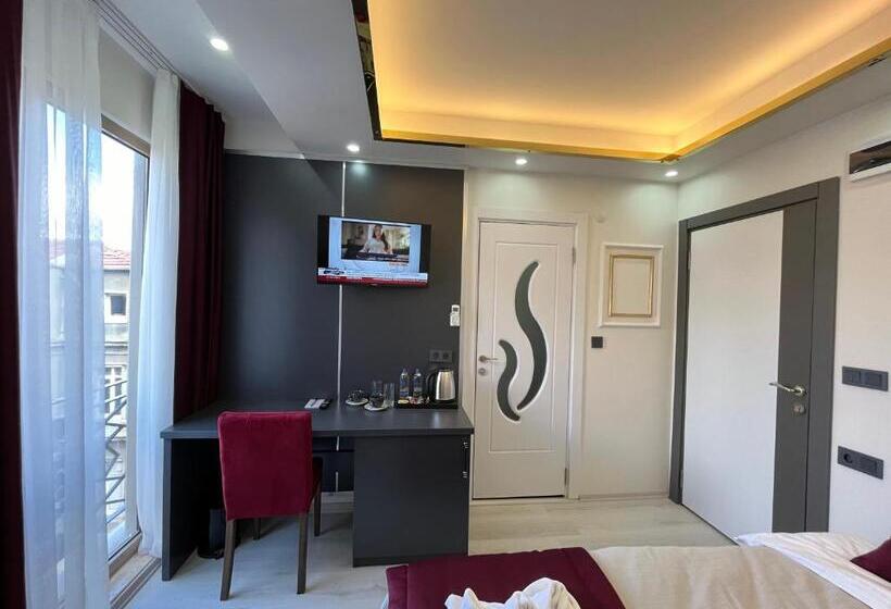 חדר דלוקס, Lale Sultan