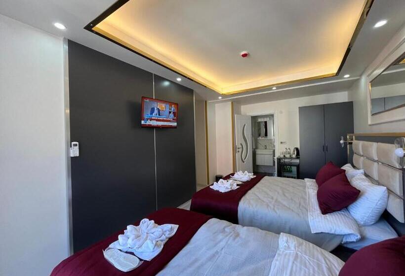 חדר דלוקס לשלושה, Lale Sultan