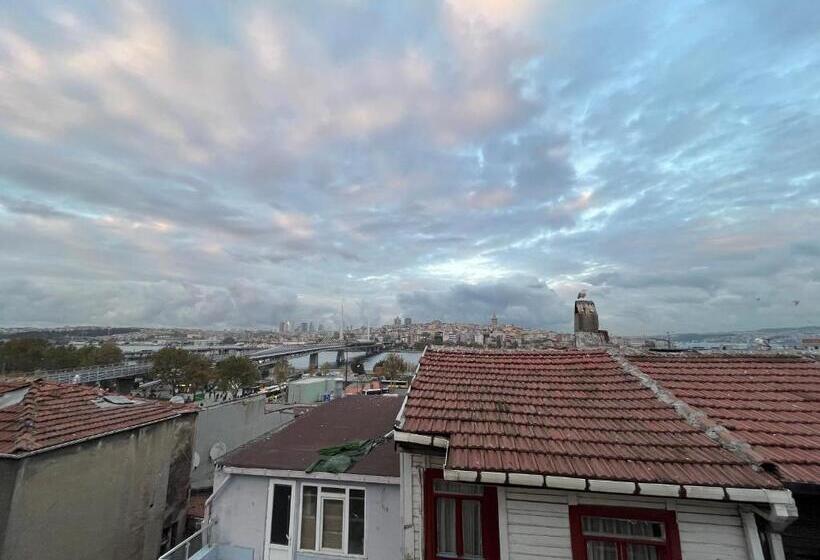 חדר סטנדרט לארבעה נוף לים, Lale Sultan