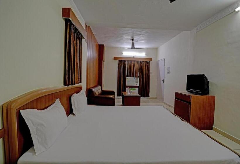 חדר קלאסי לשלושה, Oyo Hotel Friday S