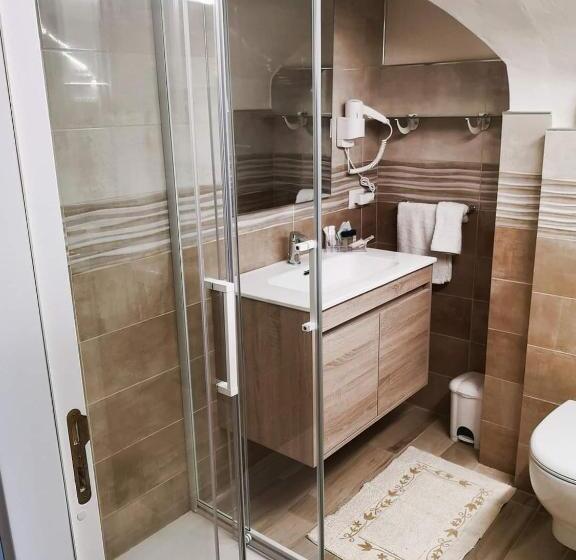 家庭间, Arco Antico