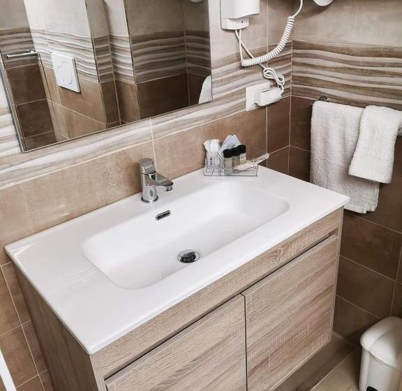 家庭间, Arco Antico