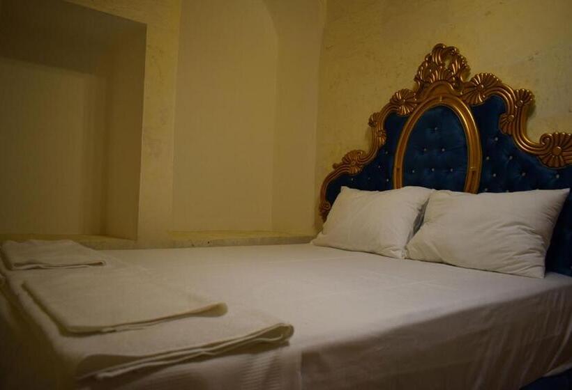 اتاق استاندارد سه نفره, Hasan Paşa Konuk Evi