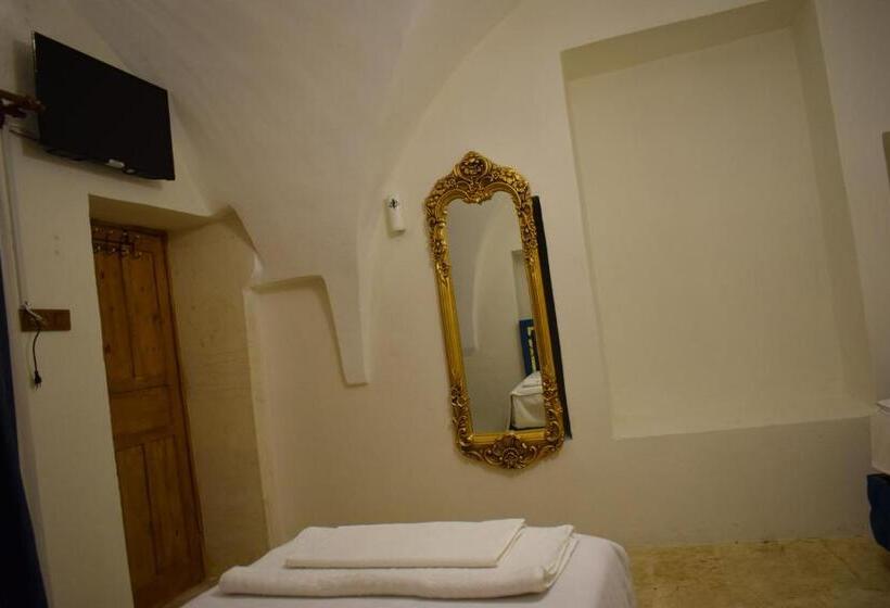 اتاق استاندارد سه نفره, Hasan Paşa Konuk Evi