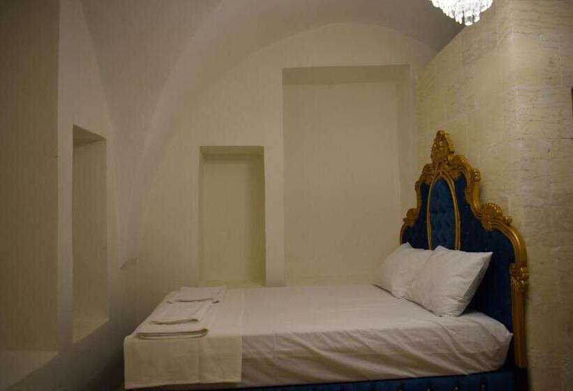 اتاق استاندارد سه نفره, Hasan Paşa Konuk Evi