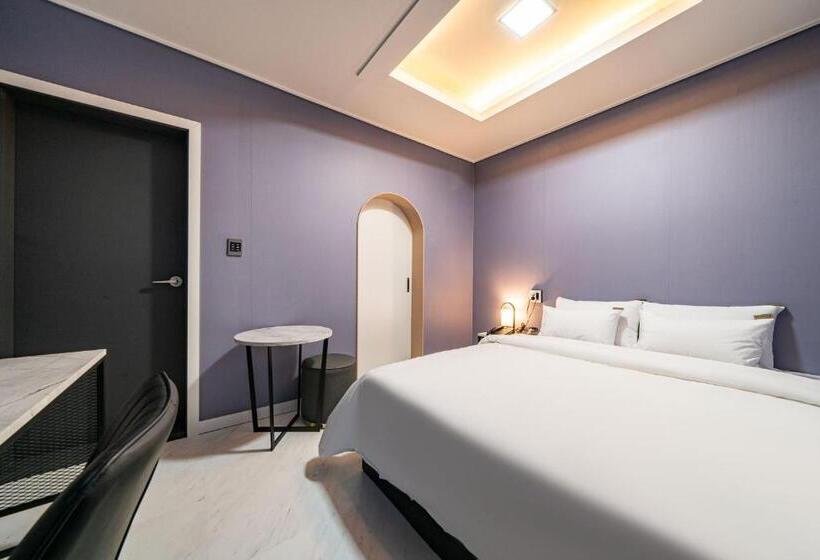 Номер Стандарт, Sloth Hotel Gimhae