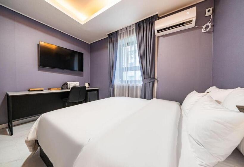 Номер Стандарт, Sloth Hotel Gimhae