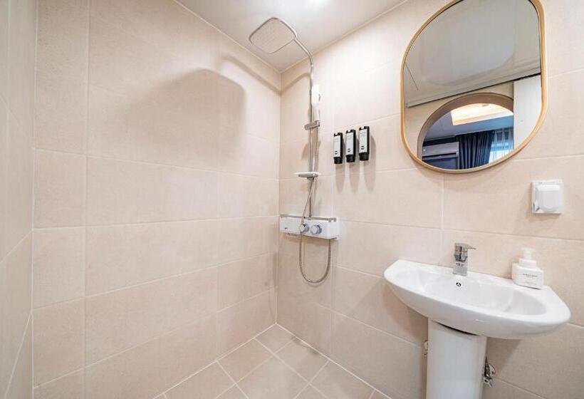 Номер Стандарт, Sloth Hotel Gimhae