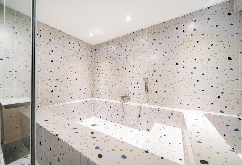 Люкс Кровать Кинг, Sloth Hotel Gimhae