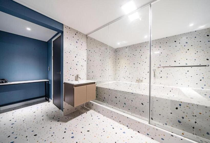 Люкс Кровать Кинг, Sloth Hotel Gimhae