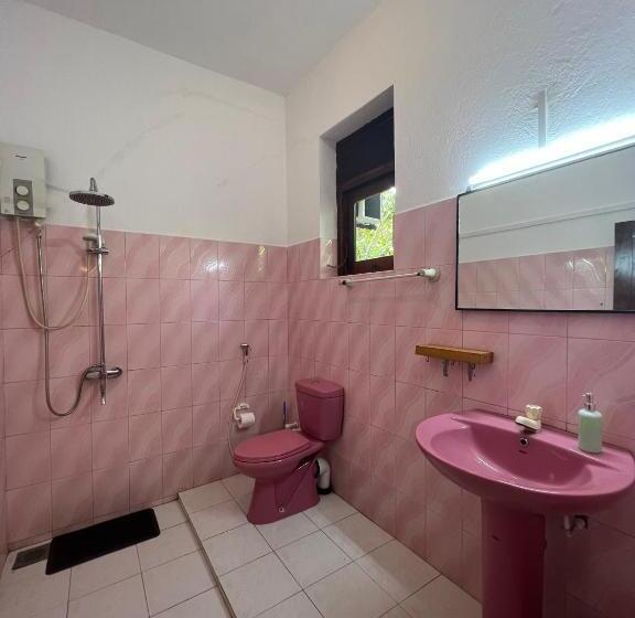 חדר סטנדרט נוף לגינה, The Dom Hotel & Restaurant