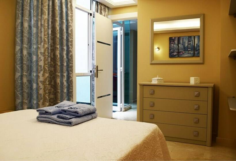 スタンダードルーム, La Volpe Rossa