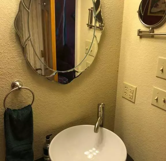スイート, All Seasons Inn