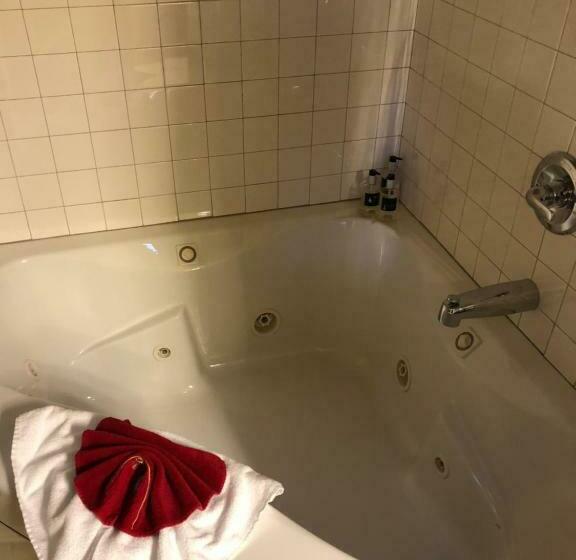 سوییت, All Seasons Inn