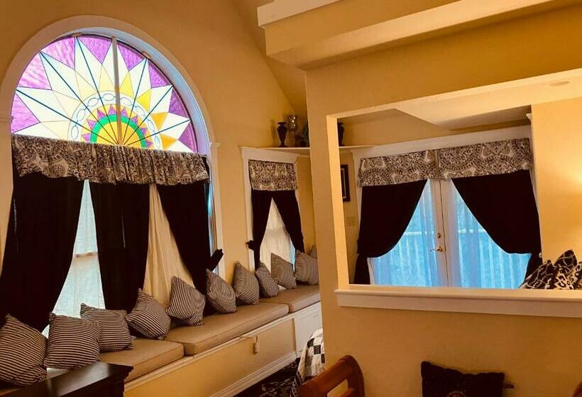 آپارتمان 1 خوابه, All Seasons Inn