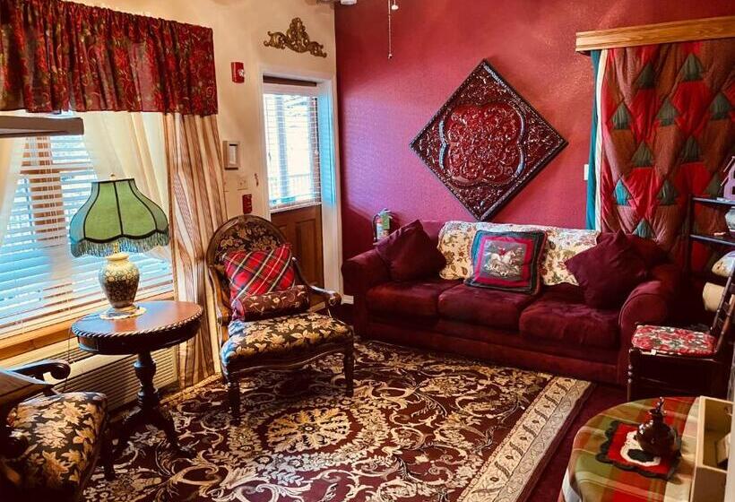 سوییت, All Seasons Inn