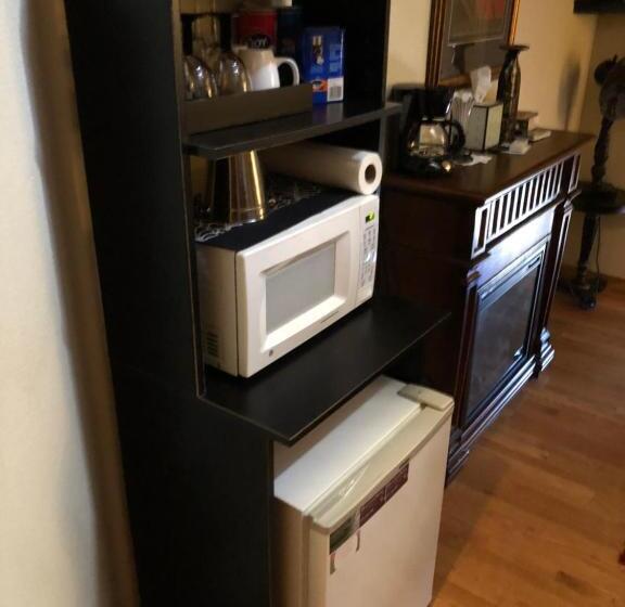 اتاق استاندارد, All Seasons Inn