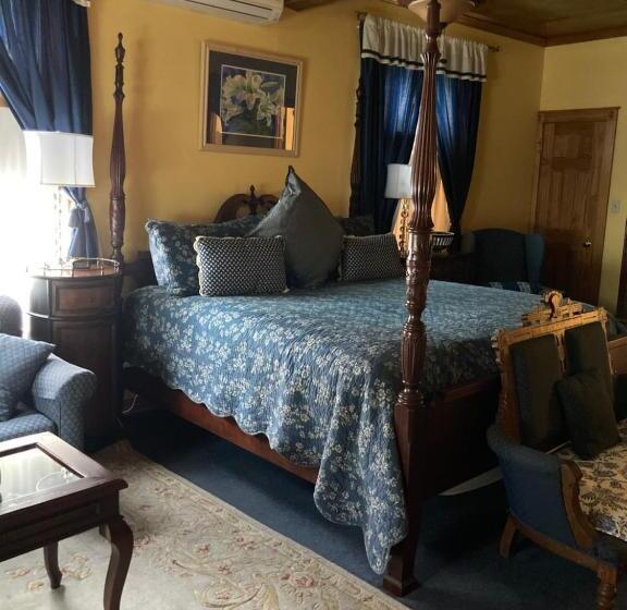 کابین, All Seasons Inn