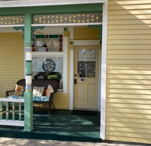 Deluxe Suite King Bed, All Seasons Inn