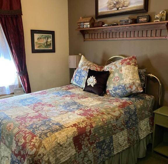 سوئیت 2 خوابه, All Seasons Inn