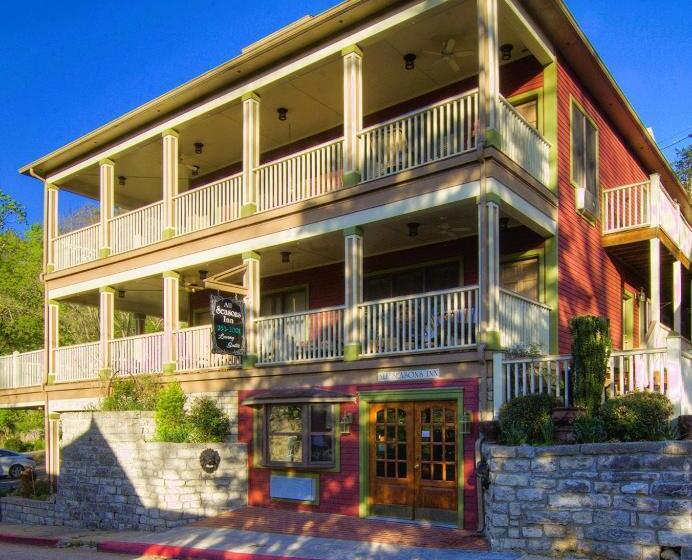 سوییت جونیور با بالکن, All Seasons Inn