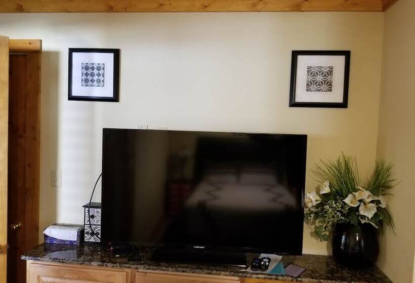 سوییت خانوادگی, All Seasons Inn