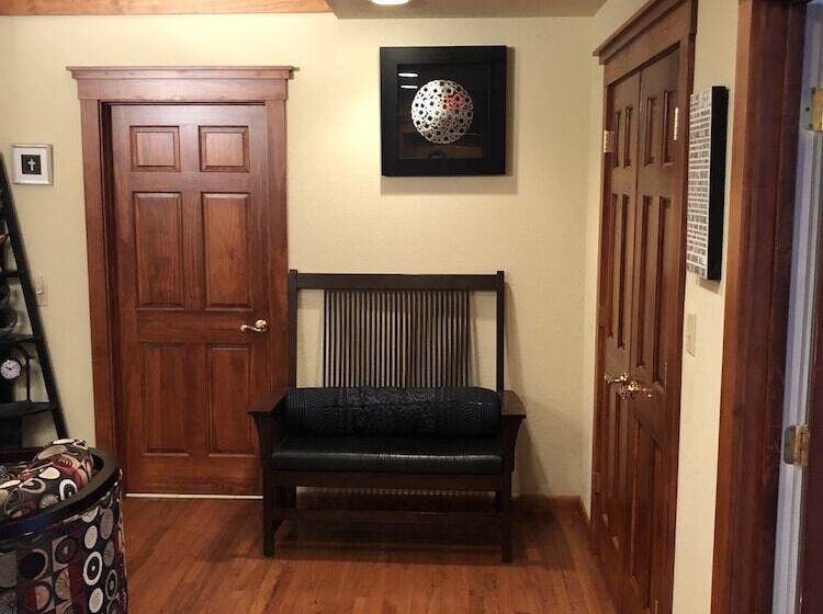 آپارتمان 1 خوابه, All Seasons Inn