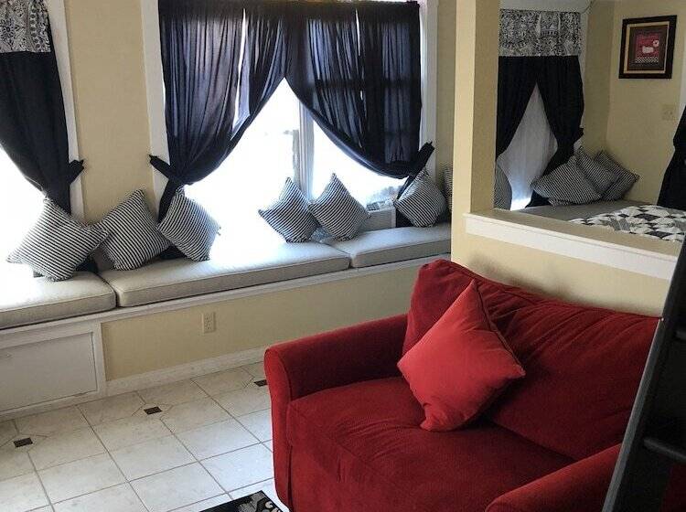 آپارتمان 1 خوابه, All Seasons Inn