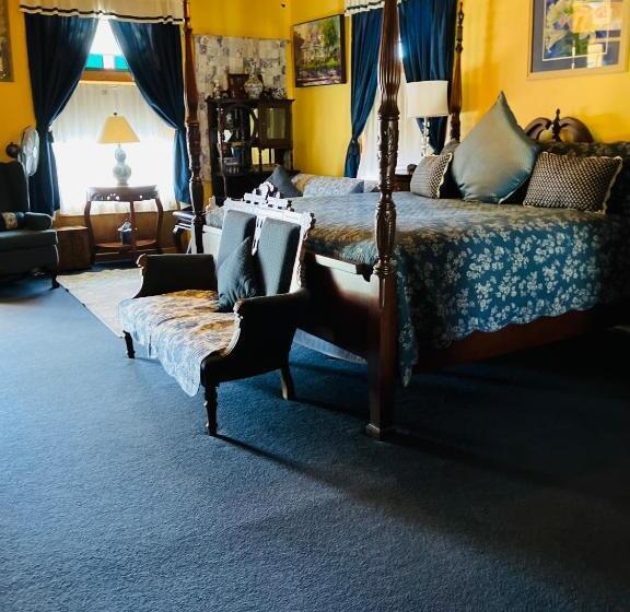 کابین, All Seasons Inn