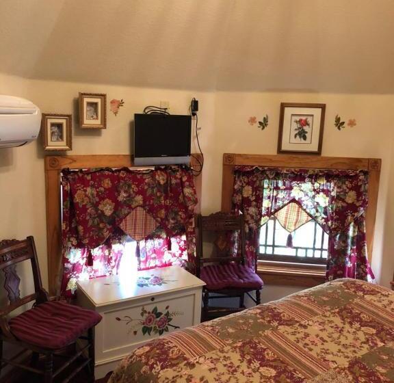 سوییت خانوادگی, All Seasons Inn