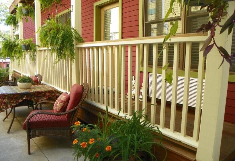 اتاق استاندارد, All Seasons Inn